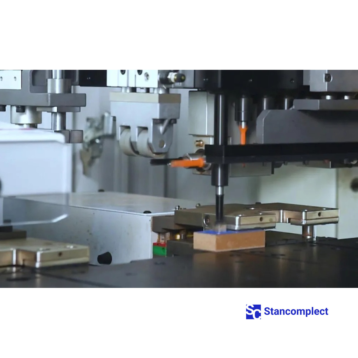 CNC drilling center KD-610NHZ with two drilling groups (milling with tool change + grooving saw)